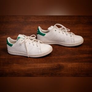 Adidas Sneakers - Stan Smith - White And Green - Youth 2.5 - EUC 🩷💚🩷